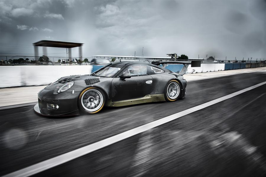  Porsche 911 GT3 R (991) 2016 года  (фото 8 из 15)